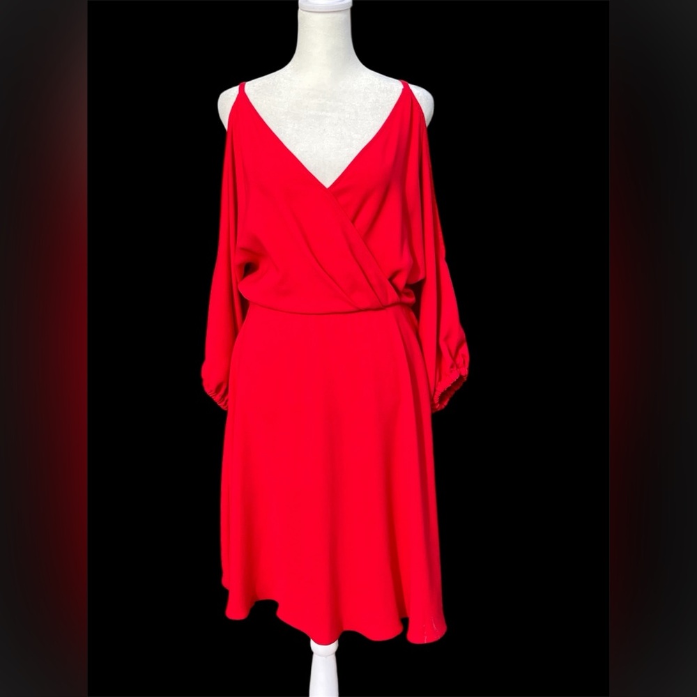 Trina Turk cold-shoulder midi dress. Balloon sleeves. Red. 8. Party, cocktail - Picture 5 of 11